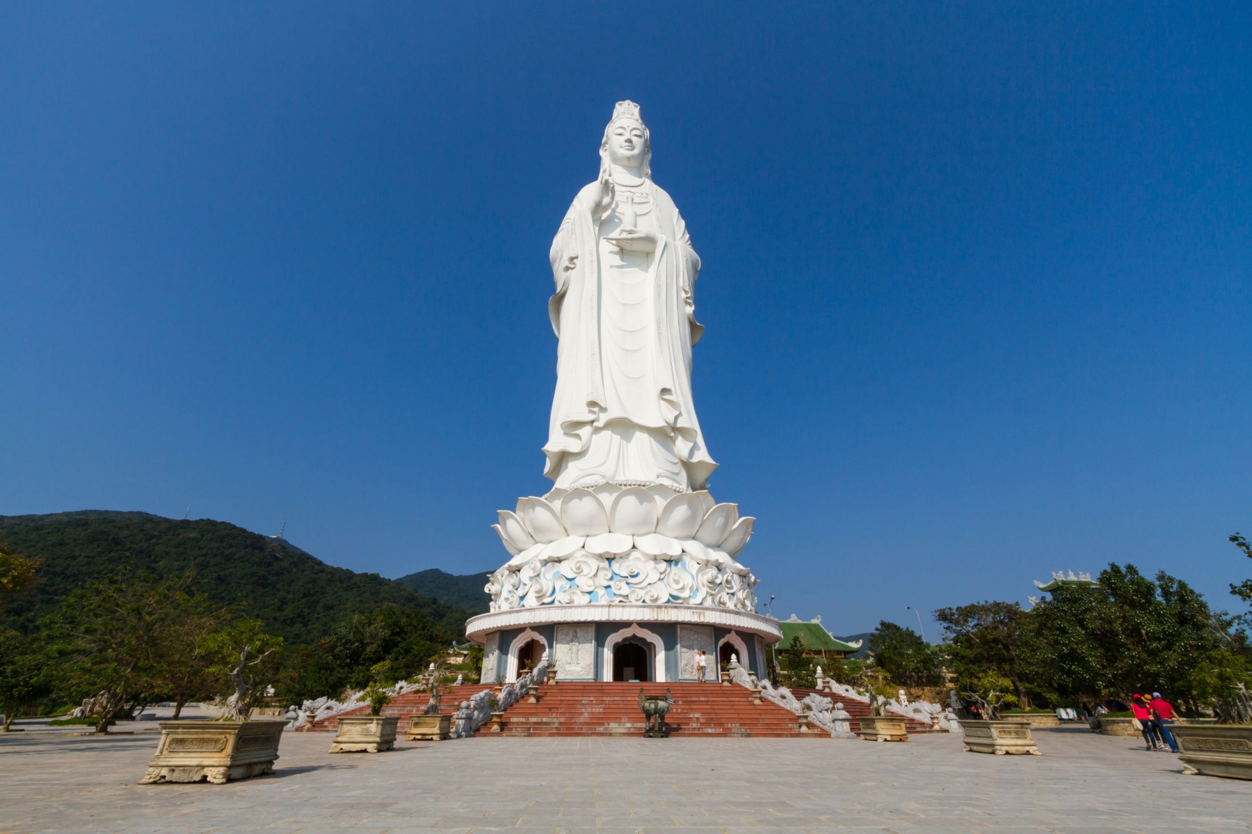 Linh Ung Pagoda And The Largest Avalokitesvara Bodhisattva Statue Of